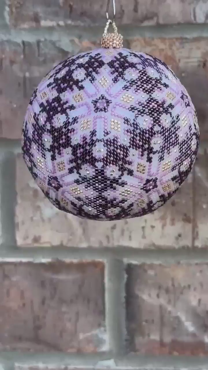 Lady Lunar Cat purple snowflake peyote 3D ball — Christmas ornament beading PDF 21PBL023